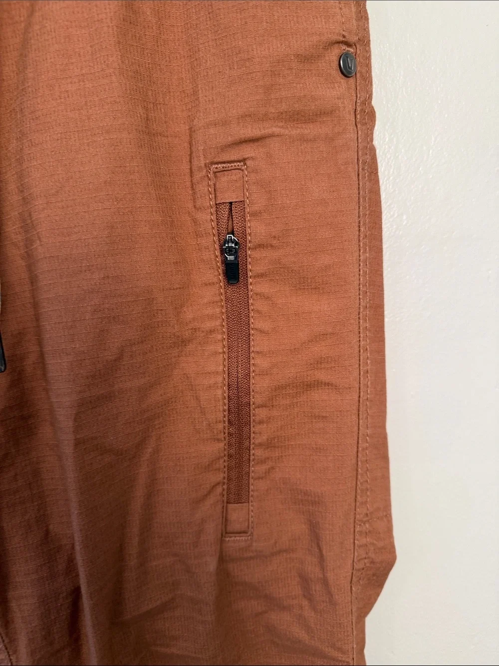 Vuori Men's Rust Orange RipstopCargo Drawstring Pants size small